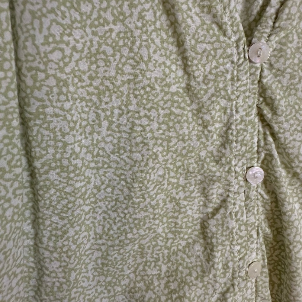 Universal Thread Light Green Blouse - Picture 2 of 4
